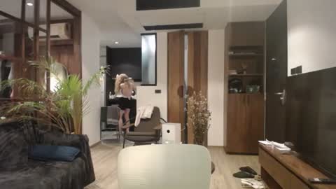 Sasha online show from 12-19-24, 03:41