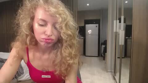 Sasha online show from 10-15-25, 05:35