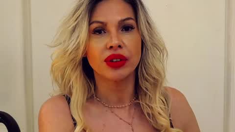 Snapshot of sashavaughn chatting on 02-05-25, 11:12 Sasha online show from 02-05-25, 11:12