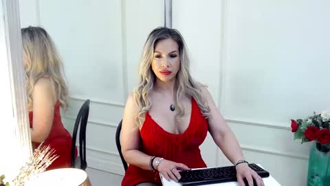 Snapshot of sashavaughn chatting on 03-07-25, 06:13 Sasha online show from 03-07-25, 06:13