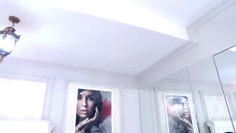 Snapshot of sashavaughn chatting on 09-23-25, 04:54 Sasha online show from 09-23-25, 04:54