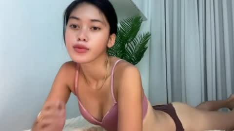 Snapshot of sashi_kaye chatting on 06-30-26, 04:13 sashi_kaye online show from 06-30-26, 04:13