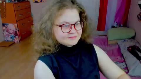 Snapshot of sashy_way chatting on 06-23-26, 04:16 .Alexandra online show from 06-23-26, 04:16