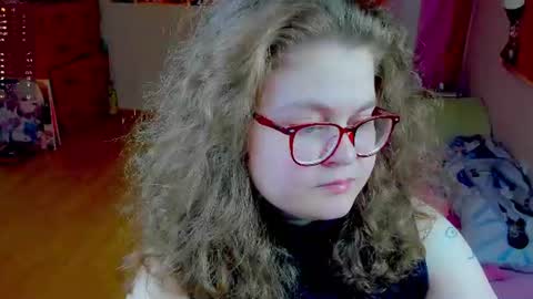 Snapshot of sashy_way chatting on 07-05-26, 04:19 .Alexandra online show from 07-05-26, 04:19