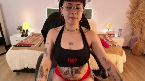 Snapshot of saskia_vellour chatting on 05-14-26, 07:20 saskia_vellour online show from 05-14-26, 07:20