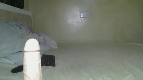 sassie_bee online show from 02-17-25, 09:52