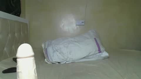 sassie_bee online show from 02-20-25, 03:45