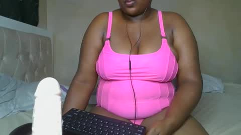 sassie_bee online show from 02-25-25, 09:46