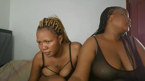 sassie_bee online show from 10-26-25, 01:22