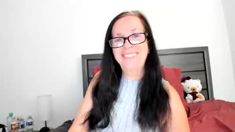 Snapshot of sassiestpeachgoddess chatting on 12-15-25, 01:26 Sassiest Peach Goddess online show from 12-15-25, 01:26