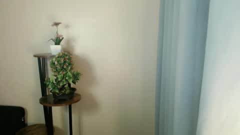 Snapshot of sassy_tinaxx chatting on 05-21-26, 05:09 sassy_tinaxx online show from 05-21-26, 05:09