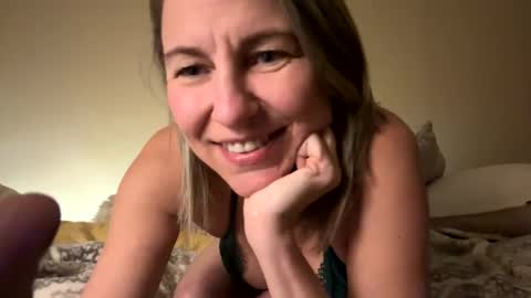 Snapshot of sassyella chatting on 12-14-24, 08:23 Sassyella online show from 12-14-24, 08:23