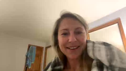 Snapshot of sassyella chatting on 10-23-25, 05:51 Sassyella online show from 10-23-25, 05:51