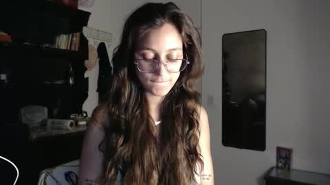 Lilah online show from 12-20-25, 02:51