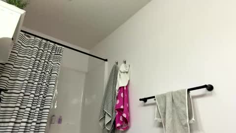 Snapshot of sassysquirtsmmm chatting on 05-19-26, 07:20 sassysquirtsmmm online show from 05-19-26, 07:20