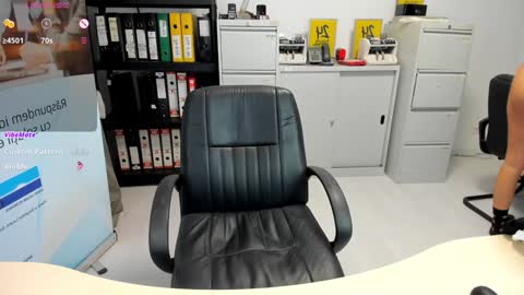 Snapshot of sassytiff chatting on 01-14-25, 03:47 sassytiff online show from 01-14-25, 03:47