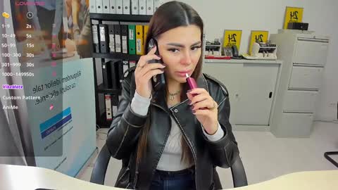 Snapshot of sassytiff chatting on 03-11-25, 11:44 sassytiff online show from 03-11-25, 11:44