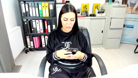 Snapshot of sassytiff chatting on 09-26-25, 10:52 sassytiff online show from 09-26-25, 10:52