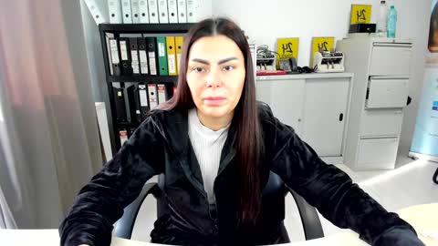 Snapshot of sassytiff chatting on 10-21-25, 12:17 sassytiff online show from 10-21-25, 12:17