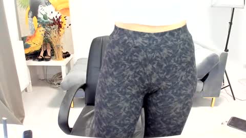 Snapshot of sassytiff chatting on 12-15-25, 10:08 sassytiff online show from 12-15-25, 10:08