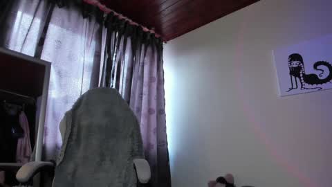 Snapshot of satanbabee_ chatting on 01-28-25, 09:50 im expecting 300 thumbs up on my altar online show from 01-28-25, 09:50