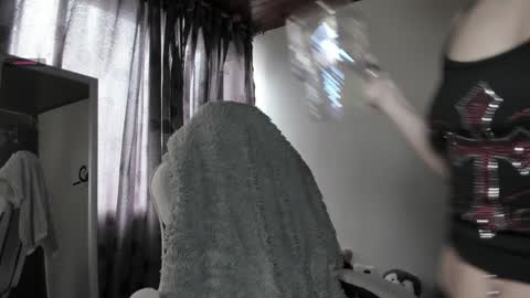 Snapshot of satanbabee_ chatting on 02-04-25, 09:41 im expecting 300 thumbs up on my altar online show from 02-04-25, 09:41