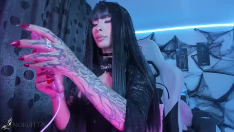 Snapshot of satanbabee_ chatting on 10-29-25, 10:55 im expecting 300 thumbs up on my altar online show from 10-29-25, 10:55