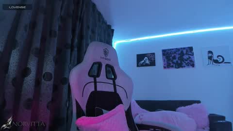 Snapshot of satanbabee_ chatting on 11-09-25, 11:25 im expecting 300 thumbs up on my altar online show from 11-09-25, 11:25