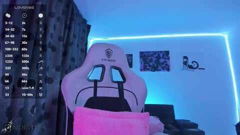 Snapshot of satanbabee_ chatting on 12-13-25, 11:43 im expecting 300 thumbs up on my altar online show from 12-13-25, 11:43