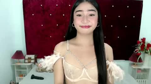 Snapshot of satiable_sashax chatting on 09-23-25, 04:32 Sasha online show from 09-23-25, 04:32