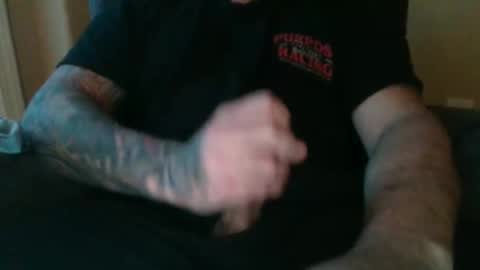 Snapshot of satinpantys chatting on 12-23-25, 12:30 satinpantys online show from 12-23-25, 12:30