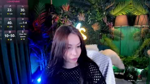 Snapshot of satiralux chatting on 05-30-26, 05:32 online show from 05-30-26, 05:32