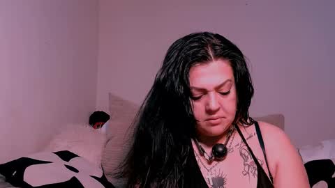 Snapshot of satisfymypussy chatting on 02-11-25, 06:51 Alina online show from 02-11-25, 06:51