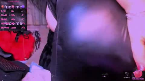 Snapshot of satisfymypussy chatting on 10-02-25, 10:39 Alina online show from 10-02-25, 10:39