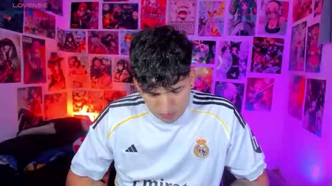 Snapshot of saturn_boy_ chatting on 11-01-25, 03:52 Saturn online show from 11-01-25, 03:52