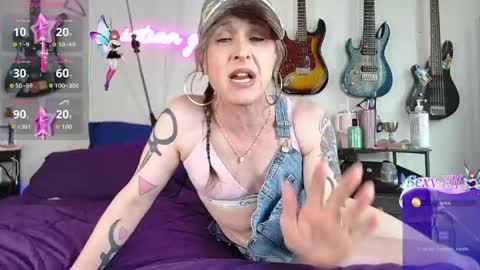 Snapshot of saturnine_princess chatting on 06-08-26, 07:58 Saturn Girl online show from 06-08-26, 07:58