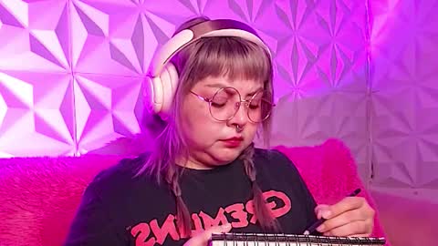 Gina George online show from 11-09-25, 12:31