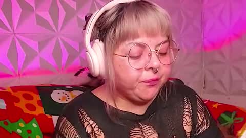 Gina George online show from 12-14-25, 10:03