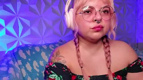 Gina George online show from 04-19-26, 10:12