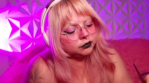 Gina George online show from 05-05-26, 12:40