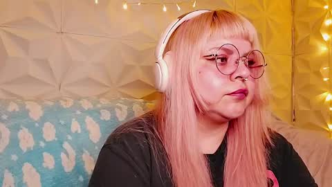Gina George online show from 05-19-26, 01:00