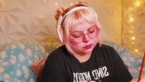 Snapshot of satyn_doll chatting on 06-14-26, 10:12 Gina George online show from 06-14-26, 10:12