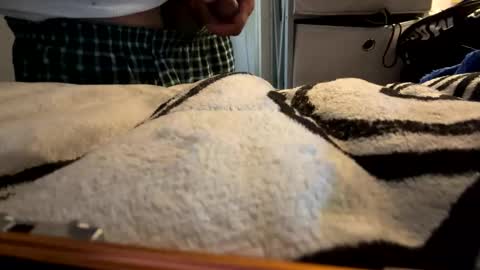 ElVergone online show from 11-16-25, 04:45