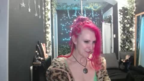 SaucySky online show from 11-27-25, 11:51