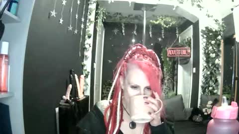 SaucySky online show from 04-18-26, 09:37