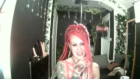 Snapshot of saucysky chatting on 06-19-26, 07:28 SaucySky online show from 06-19-26, 07:28