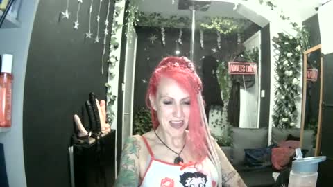 Snapshot of saucysky chatting on 06-22-26, 08:28 SaucySky online show from 06-22-26, 08:28