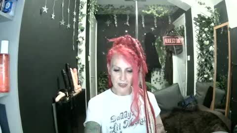 Snapshot of saucysky chatting on 06-27-26, 07:52 SaucySky online show from 06-27-26, 07:52