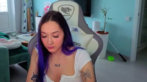 Ariel online show from 03-14-26, 03:45