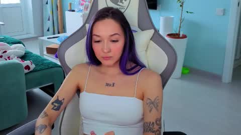 Ariel online show from 03-15-26, 04:29